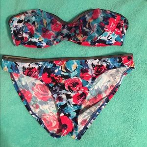 Floral printed bikini